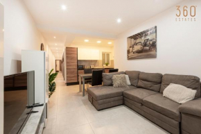 Spacious 3BR designer home just off the promenade by 360 Estates